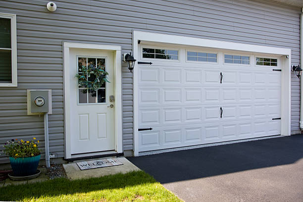 24/7 Emergency Garage Door Panel Replacement experts in Livingston, LA
